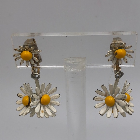 VTG Very Pretty Daisies Dangling Clip-ons - Picture 2 of 6
